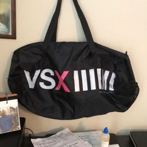 ❤️Final❤️Victoria’s Secert Lg Sport bag.